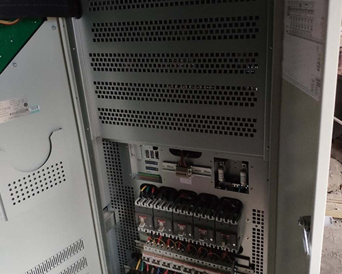 電力UPS內部